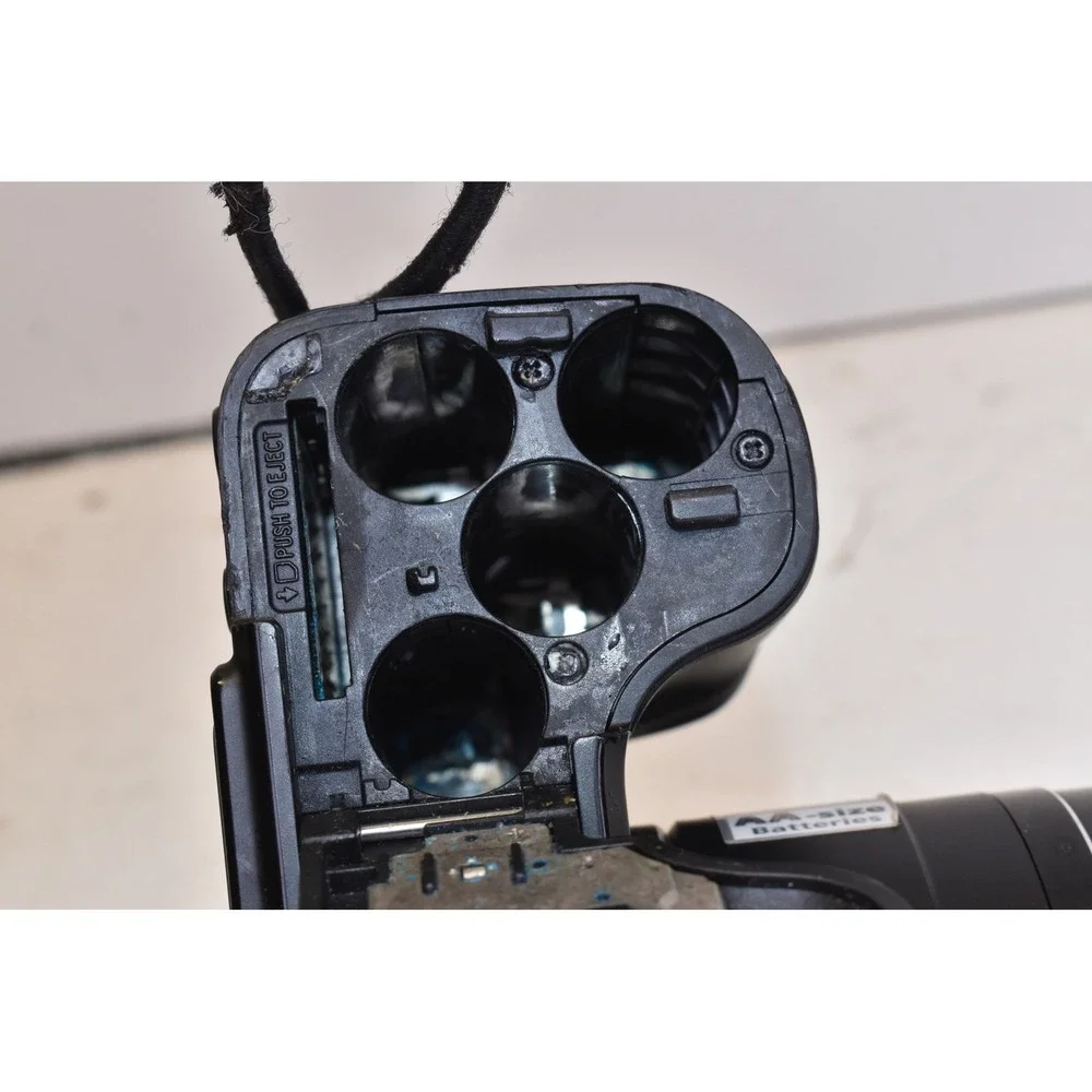 Nikon Coolpix L100 Digital Camera Black 15x Optical Zoom VR For Parts/ AS IS